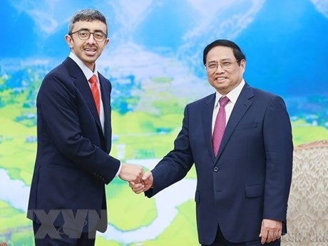 El primer ministro vietnamita, Pham Minh Chinh (derecha) recibió en Hanói el 14 de junio de 2023 al ministro de Asuntos Exteriores de los Emiratos Árabes Unidos, Sheikh Abdullah bin Zayed Al Nahyan (Foto: VNA)