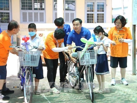 Jóvenes surcoreanos se unen a actividades de voluntariado en provincia de Ben Tre