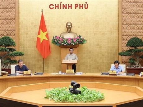 El primer ministro, Pham Minh Chinh, preside la reunión (Fuente: VNA)