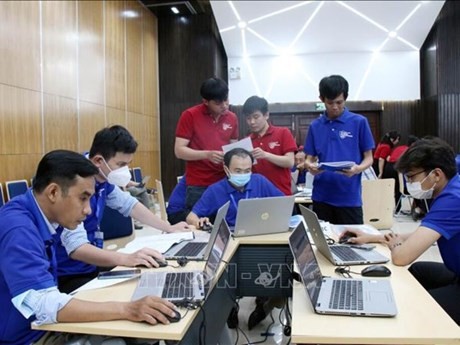 Organización de un ejercicio de ciberseguridad 2022 para el personal a cargo de tecnología de la información de agencias y unidades en Ciudad de Ho Chi Minh. (Foto: VNA)