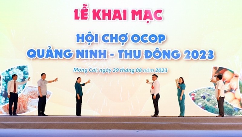 Inauguran Feria de productos agrícolas OCOP en Quang Ninh.