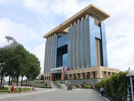 Edificio del Centro Administrativo Binh Duong. La provincia ha implementado el proyecto "Ciudad inteligente de Binh Duong" desde 2016, que siempre se apega al concepto de transformación económica hacia la innovación y la digitalización. (Foto: VNA)