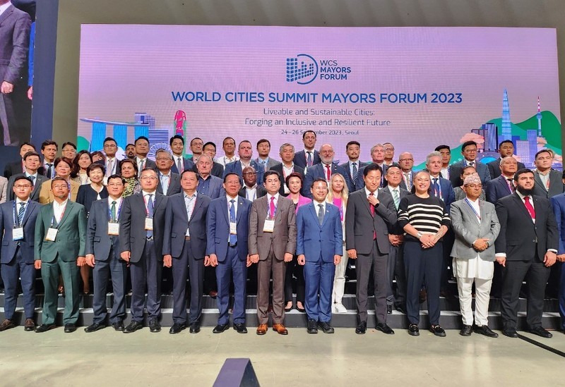 Da Nang asiste al Foro de Alcaldes de la Cumbre Mundial de Ciudades 