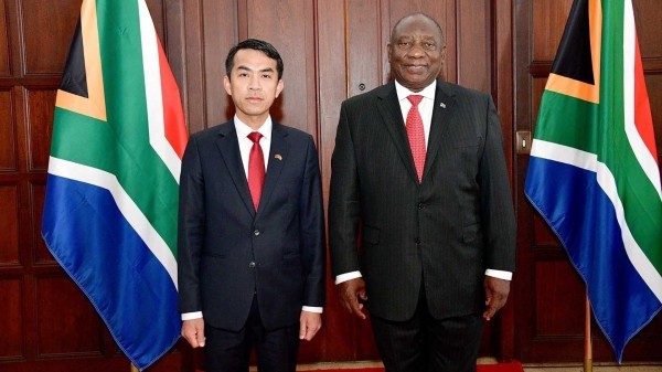 Embajador vietnamita presenta cartas credenciales al presidente de Sudáfrica 