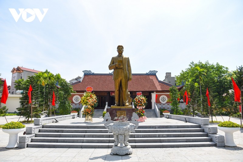 Área de reliquias conmemorativas dedicada al extinto secretario general del PCV Nguyen Van Cu
