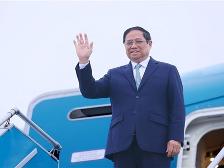 El primer ministro de Vietnam, Pham Minh Chinh, parte de Hanói para asistir a Cumbre conmemorativa por 50 aniversario de nexos Asean-Japón. (Foto: VNA)
