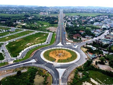 La intersección al final de la autopista Van Don conecta con la puerta fronteriza internacional de Mong Cai. (Fuente:VNA)