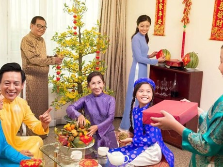 Gran significado de cena en vísperas del Año Nuevo Lunar para vietnamitas