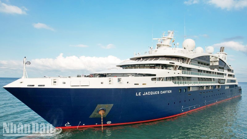 El súper crucero Le Jacques Cartier.
