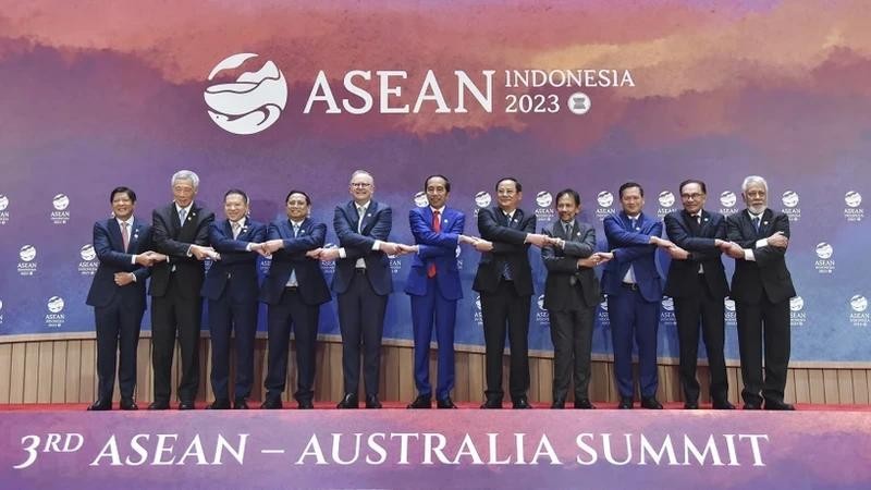 El premier vietnamita, Pham Minh Chinh, y los jefes de delegaciones que asisten a la Tercera Cumbre Asean-Australia. (Fotografía: Duong Giang/VNA)