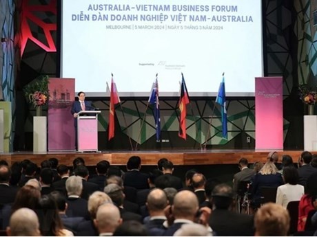 El primer ministro vietnamita, Pham Minh Chinh, interviene en el Foro Empresarial Australia-Vietnam. (Foto: VNA)