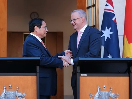 El primer ministro Pham Minh Chinh y su homólogo australiano, Anthony Albanese. Foto: VNA)