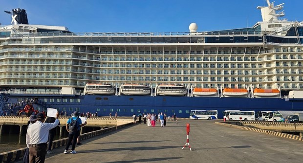 El crucero internacional Celebrity Solstice llegó a Vietnam a principios de 2024. (Fotografía: Internet)