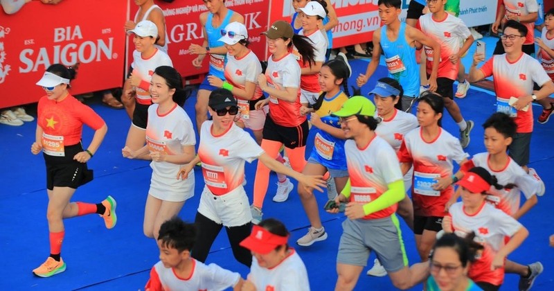 Miles de atletas participan en Campeonato Nacional de Maratón en Phu Yen 