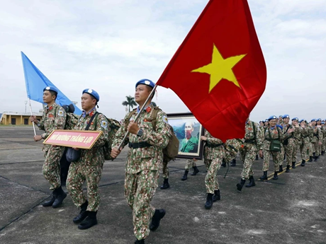 La Fuerza de Mantenimiento de la Paz de Vietnam parte desde el Aeropuerto Internacional de Noi Bai (Hanói) para llevar a cabo misiones de las Naciones Unidas en Abyei. (Fuente: VNA)