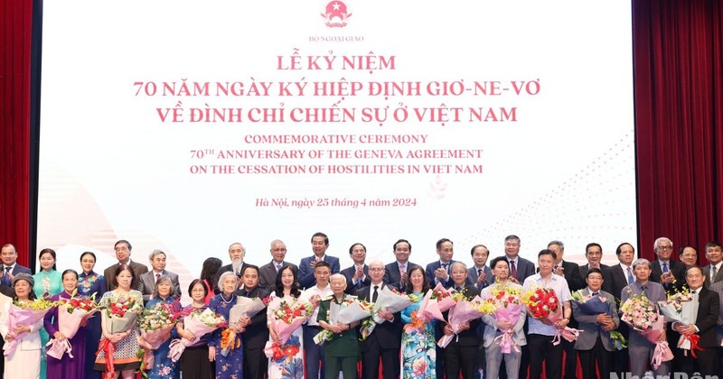 Celebran acto conmemorativo por 70 aniversario de la firma del Acuerdo de Ginebra para el cese de la guerra en Vietnam.
