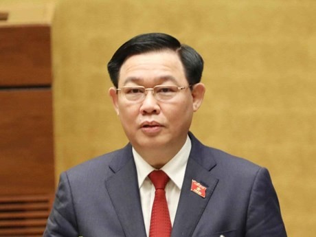 El Comité Central del PCV del XIII mandato acepta renuncia de Vuong Dinh Hue a sus cargos (Foto: VNA)