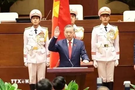 El presidente de Vietnam, To Lam, presta juramento. (Fuente: VNA)