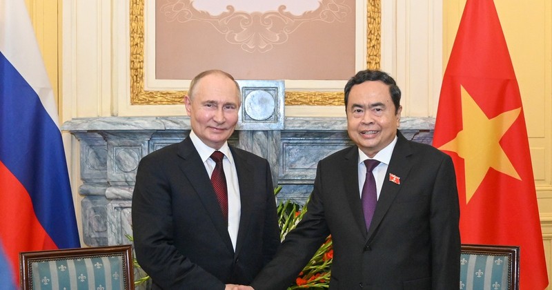 Titular de Asamblea Nacional de Vietnam recibe al presidente ruso