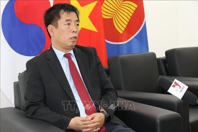 El embajador vietnamita en Corea del Sur, Vu Ho, responde a una entrevista. (Fuente: VNA)