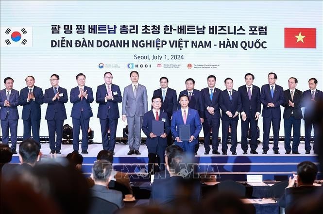 El primer ministro vietnamita, Pham Minh Chinh en el Foro Empresarial Vietnam-Corea del Sur. (Fuente: VNA)