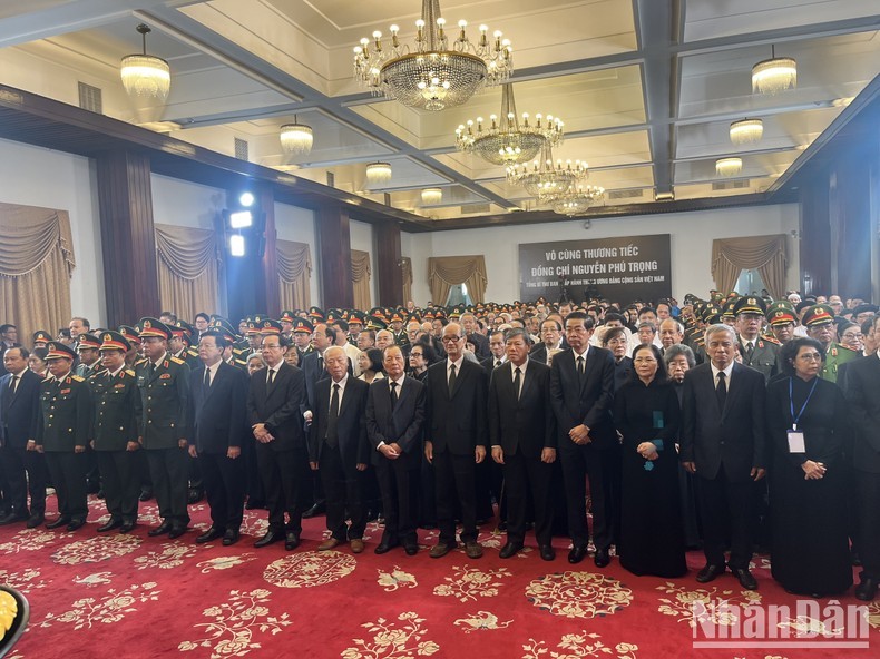 [Foto] Honras fúnebres del secretario general del PCV Nguyen Phu Trong en Ciudad Ho Chi Minh