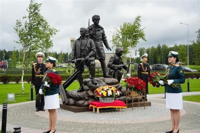 El monumento para conmemorar a los soldados voluntarios internacionales de Vietnam que participaron en la Gran Guerra Patria (1941-1945). (Fuente: VNA)