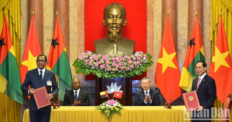 [Foto] Acto de firma de acuerdos de cooperación entre Vietnam y Guinea-Bissau