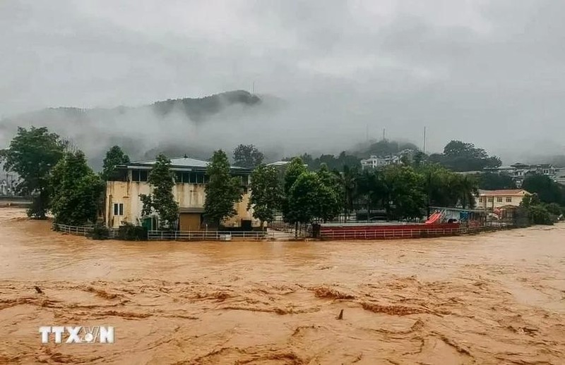 Graves inundaciones provocadas por las fuertes lluvias tras el paso del tifón Yagi en el distrito de Bao Lac, provincia de Cao Bang (Foto: VNA)