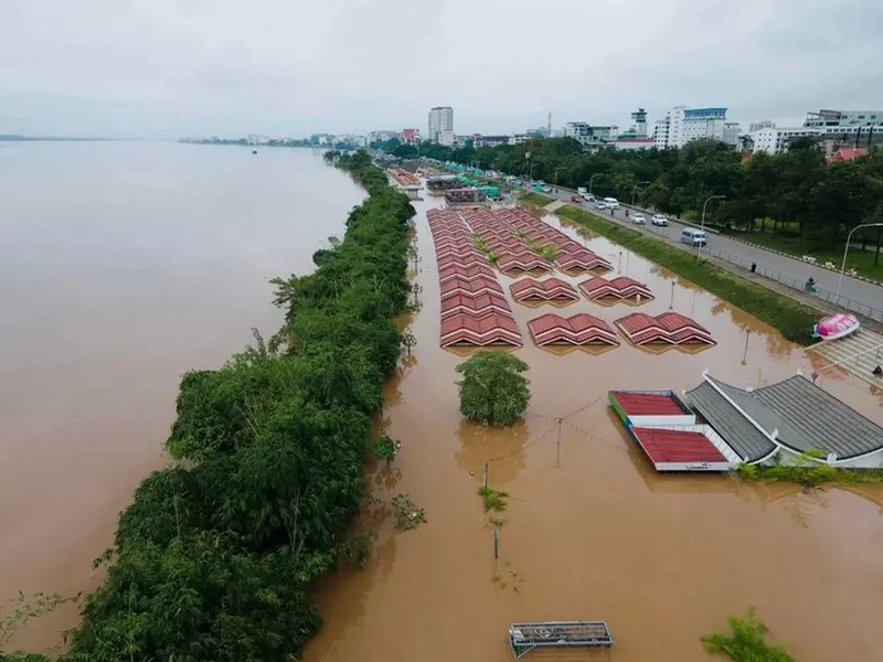 Líderes vietnamitas envían mensajes de solidaridad a Laos por pérdidas causadas por inundaciones