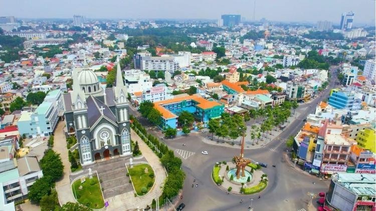 El mercado inmobiliario satélite de Ciudad de Ho Chi Minh está atrayendo fuertemente flujos de capital extranjero. (Fuente: thoibaonganhang.vn)