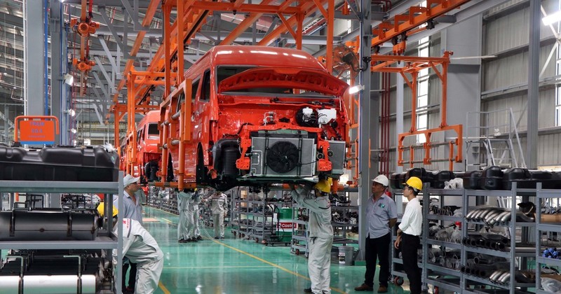 Una planta de fabricación y ensamblaje de automóviles de la empresa Kim Long Motor Hue en la zona económica de Chan May-Lang Co, en la provincia central de Thua Thien-Hue. (Foto: VNA)