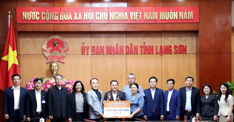 La Asociación Internacional de Voluntarios Daejin (DIVA) de Corea del Sur donó unos 40 mil dólares en efectivo al gobierno de la provincia norvietnamita de Lang Son para apoyar a 15 familias afectadas por el tifón Yagi (Fuente:VNA)