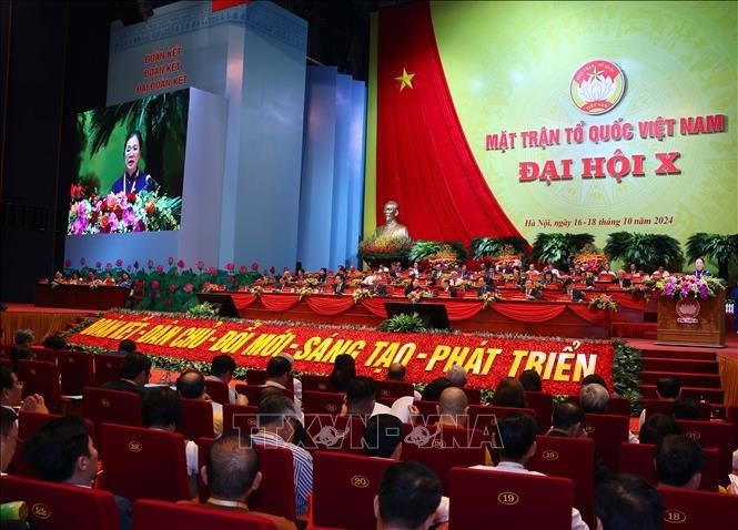 En el X Congreso Nacional del Frente de la Patria de Vietnam (Fuente: VNA)