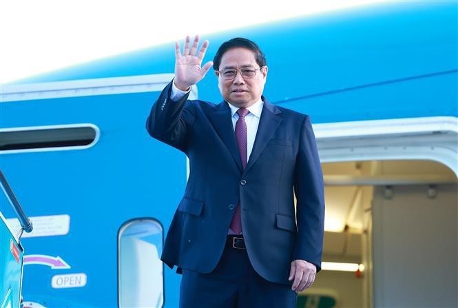 Premier de Vietnam parte de Hanói rumbo a Rusia para la Cumbre BRICS+ (Fuente: VNA)