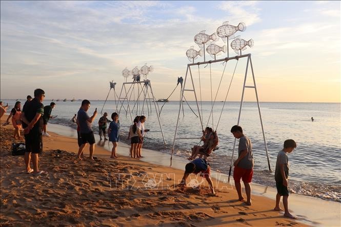 Turistas en la isla de Phu Quoc. (Fuente: VNA)