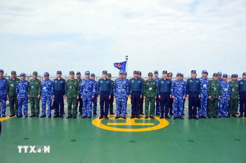 Las guardias costeras de Vietnam y China concluyeron su segunda patrulla conjunta de 2024 en las aguas adyacentes a la línea de demarcación del golfo de Bac Bo (Tonkín) del 26 al 28 de este mes (Fuente: VNA)