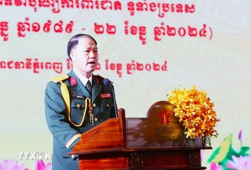 El agregado militar de Vietnam en Camboya, coronel Tran Van Tam, interviene en la cita (Foto: VNA)