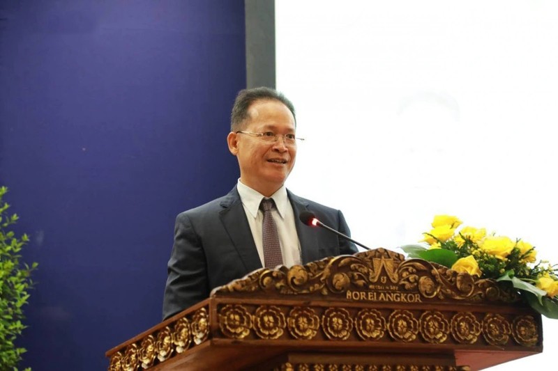 El ministro de Medio Ambiente, Eang Sophalleth, se dirige a la reunión de revisión anual del Ministerio para 2024. (Fotografía: VOV)