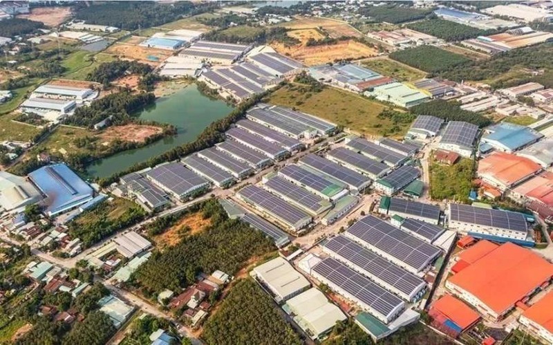 Espacios verdes en un parque industrial en el distrito de Bac Tan Uyen de la provincia de Binh Duong. (Fotografía: VNA)