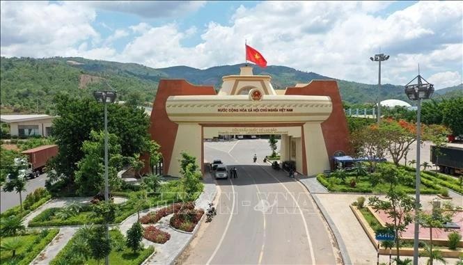 La puerta fronteriza de Lao Bao en el distrito de Huong Hoa (Quang Tri) es una puerta fronteriza típica y modelo en la frontera entre Vietnam y Laos. (Fotografía: VNA)