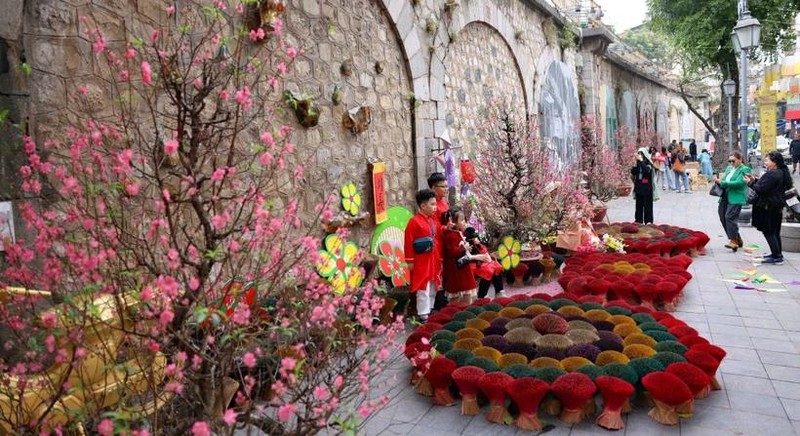 Localidades vietnamitas celebran diversas actividades culturales y artísticas durante el Tet. (Fotografía: VNA)