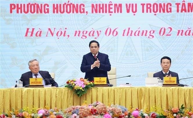 El primer ministro de Vietnam, Pham Minh Chinh, preside la décima reunión del Comité Nacional de Transformación Digital. (Fotografía: VNA)