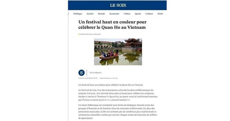 El artículo "El colorido Festival Lim rinde homenaje a las canciones populares de Quan Ho" publicado en el periódico belga "Le Soir". (Fotografía: VNA)