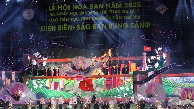 Una actuación artística en la ceremonia inaugural. (Fotografía: Nhan Dan)