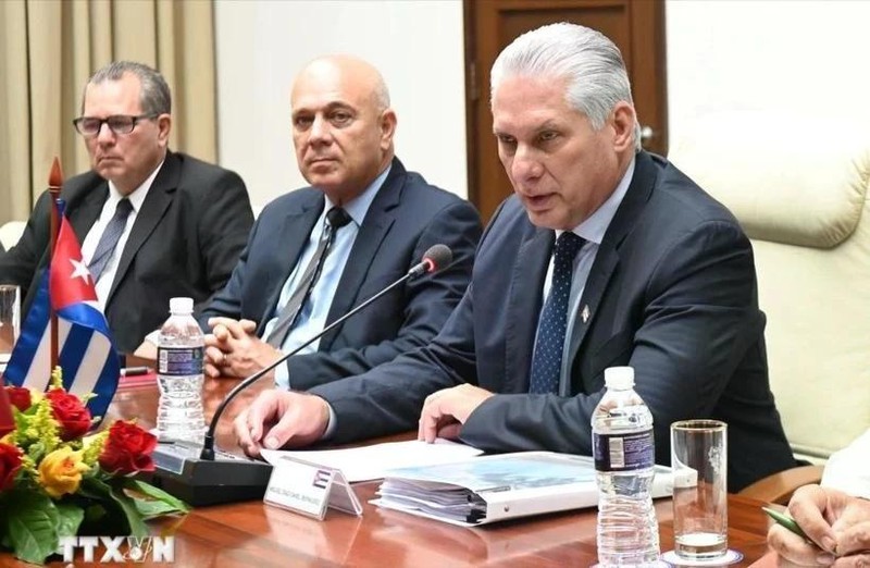 El presidente de Cuba, Miguel Díaz-Canel, afirmó que las relaciones Vietnam-Cuba son un modelo único en el mundo. (Fotografía: VNA)