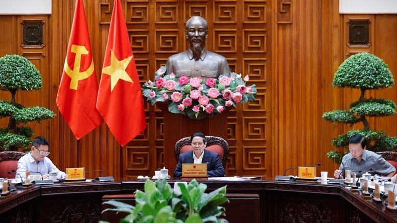 El primer ministro de Vietnam, Pham Minh Chinh, habla en la reunión. (Fotografía: Nhan Dan)