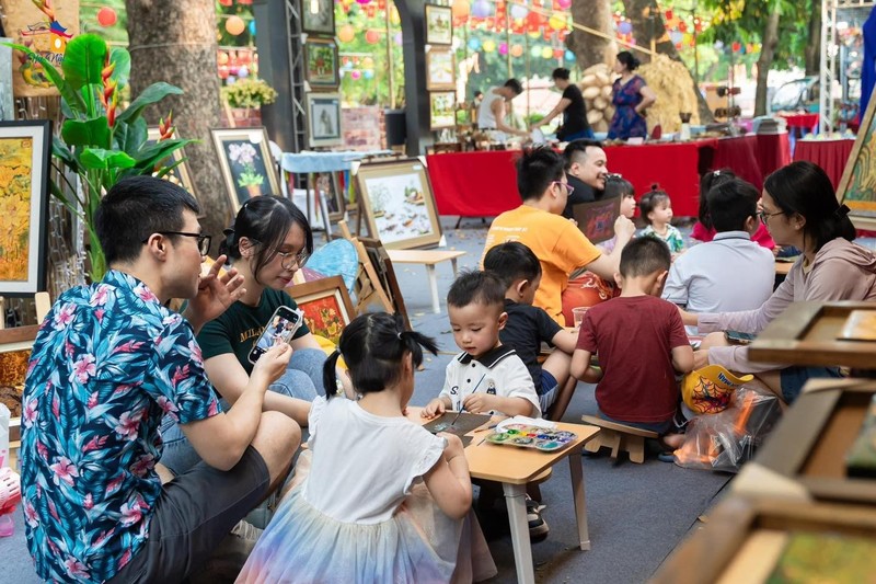 La edición 2024 del festival deja una buena impresión en los visitantes. (Fotografía: laodongthudo.vn)