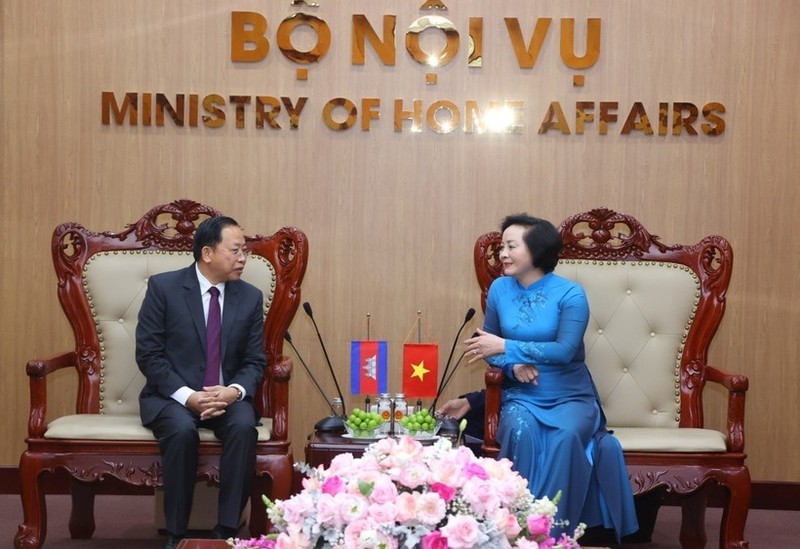 La ministra de Interior de Vietnam, Pham Thi Thanh Tra, recibió al ministro de Religión y Cultura de Camboya, Chay Borin. (Foto:VNA)