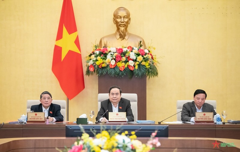 El presidente de la Asamblea Nacional de Vietnam, Tran Thanh Man, preside el evento (Foto: qdnd.vn)